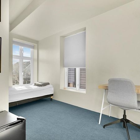 Central Guest House - Bedroom With En Suite Bathroom Stavanger Exteriör bild