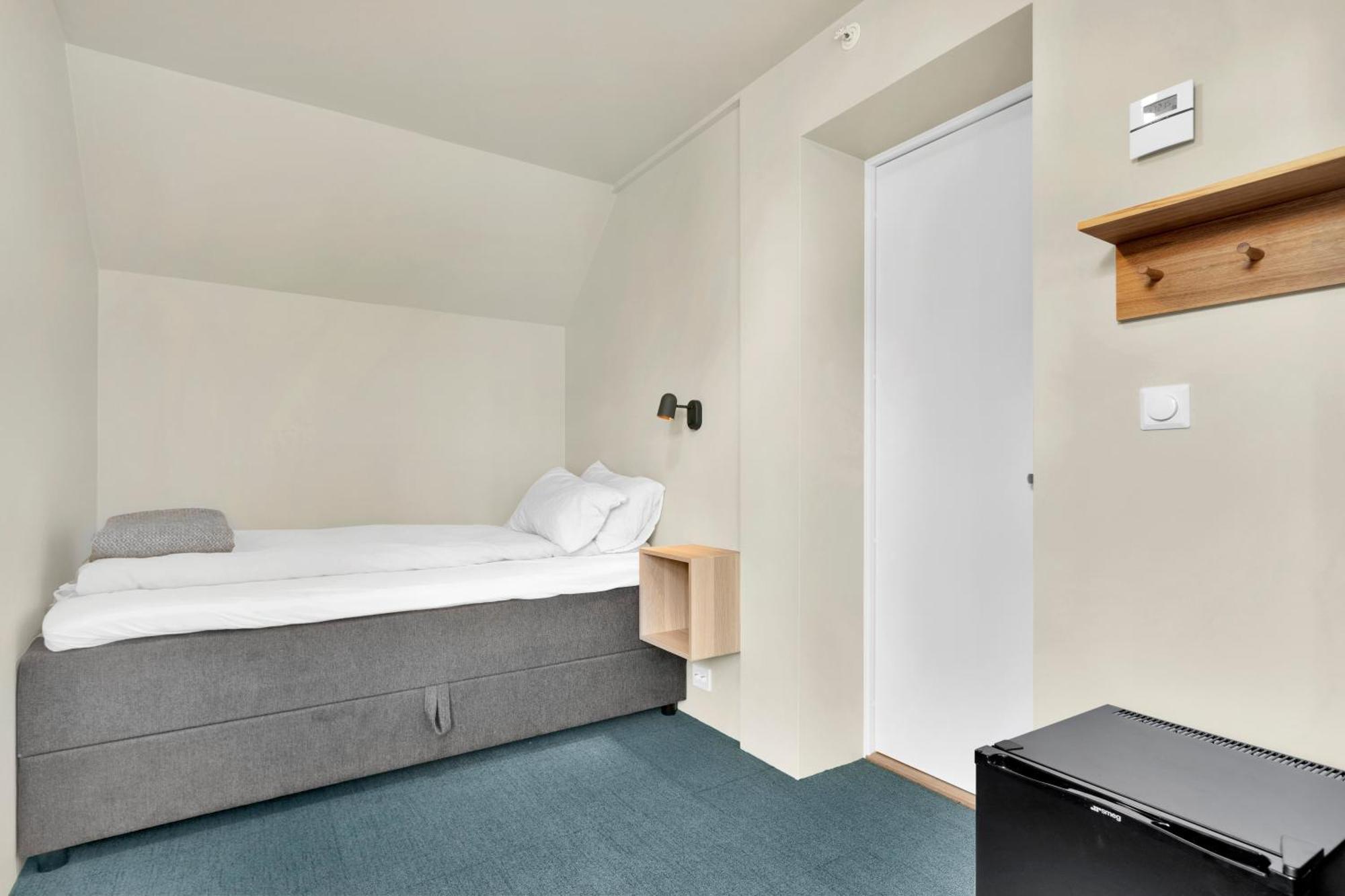 Central Guest House - Bedroom With En Suite Bathroom Stavanger Rum bild