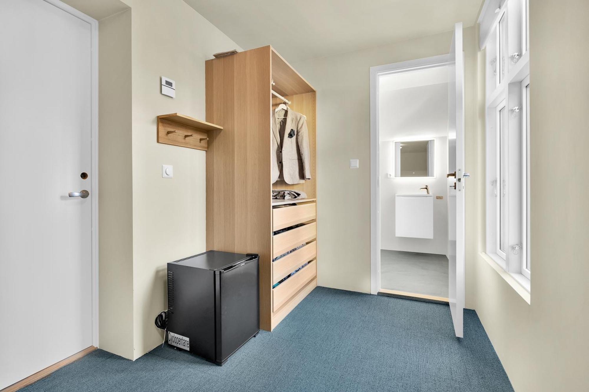 Central Guest House - Bedroom With En Suite Bathroom Stavanger Rum bild